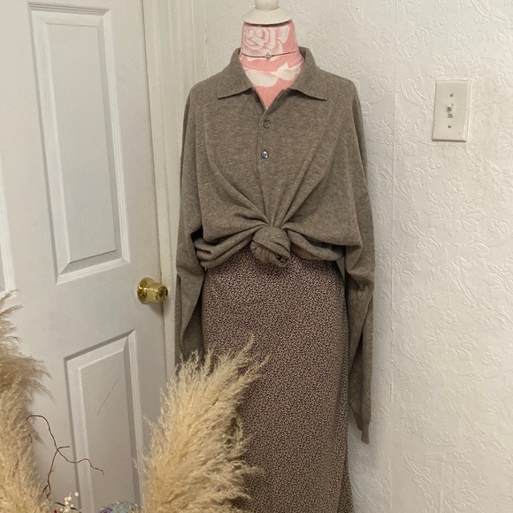 Welcome To My Closet 🤎 - Picture 16 of 16